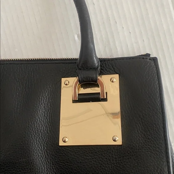 DANIER Black Leather Tote Bag /handbag with Gold Hardware - Picture 12 of 15